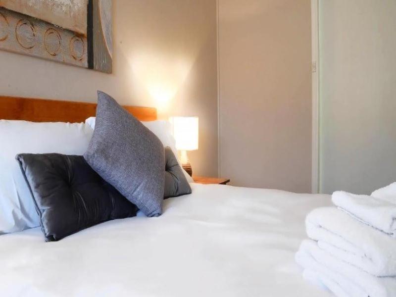 Almond Inn Tamworth Bagian luar foto