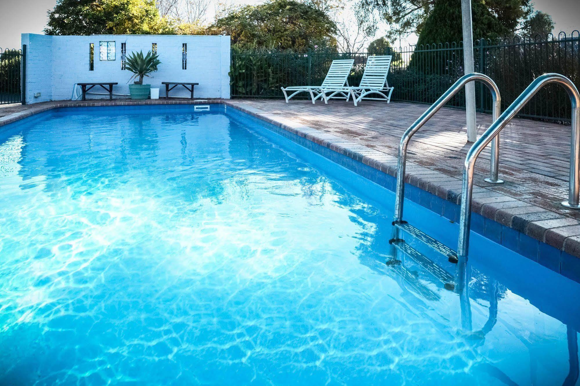 Almond Inn Tamworth Bagian luar foto