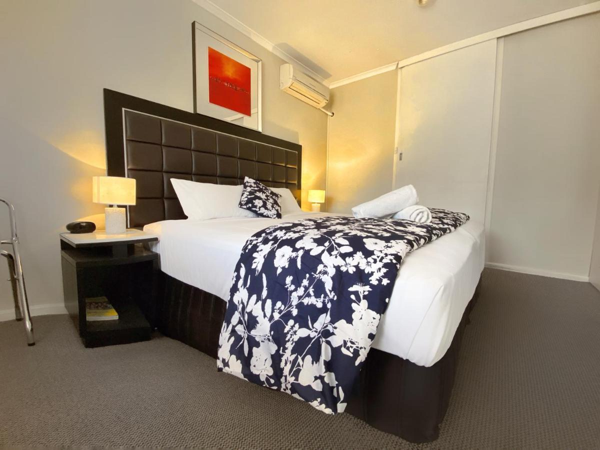 Almond Inn Tamworth Bagian luar foto